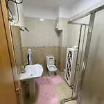 בית הארחה Shkoder Apartment *