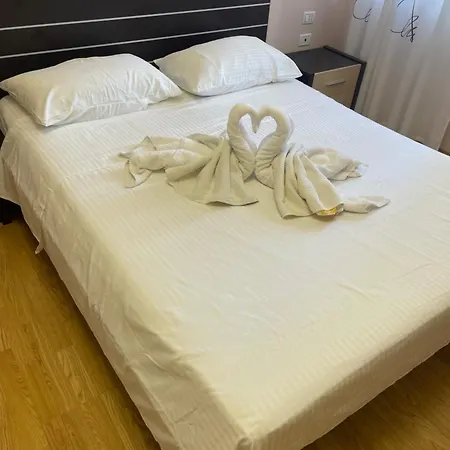 Shkoder Apartment Affittacamere *